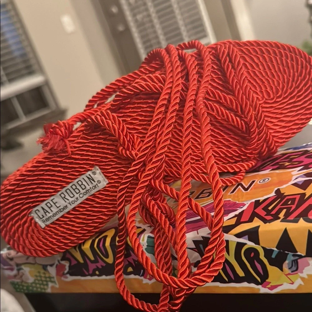 Cape Robbin Women's RED❣️Sandals BRAND NEW IN BOX❣️(pictured in Pink but RED)